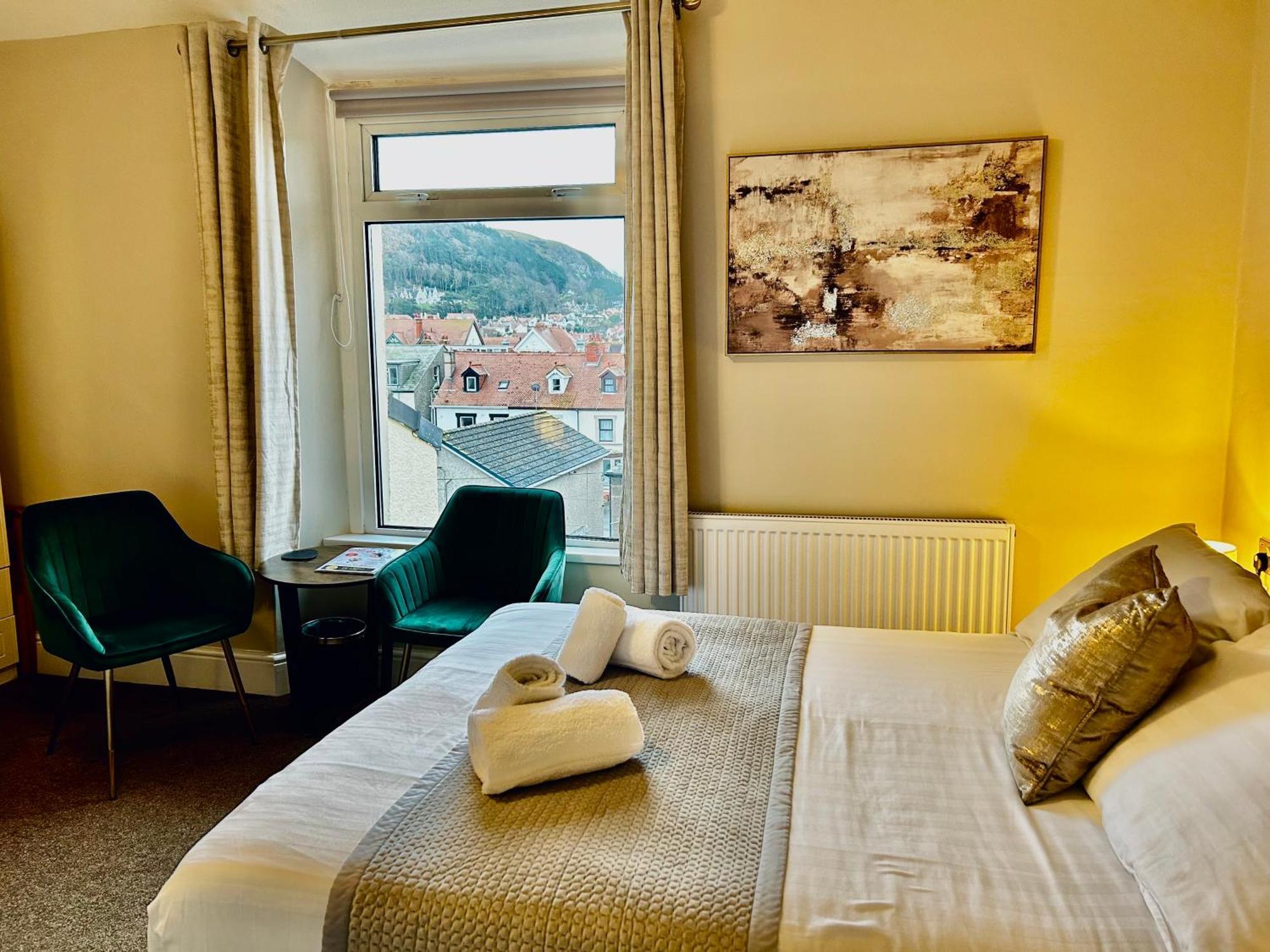 Hotel No5, Beachfront With Free Private Car Park Llandudno Zewnętrze zdjęcie