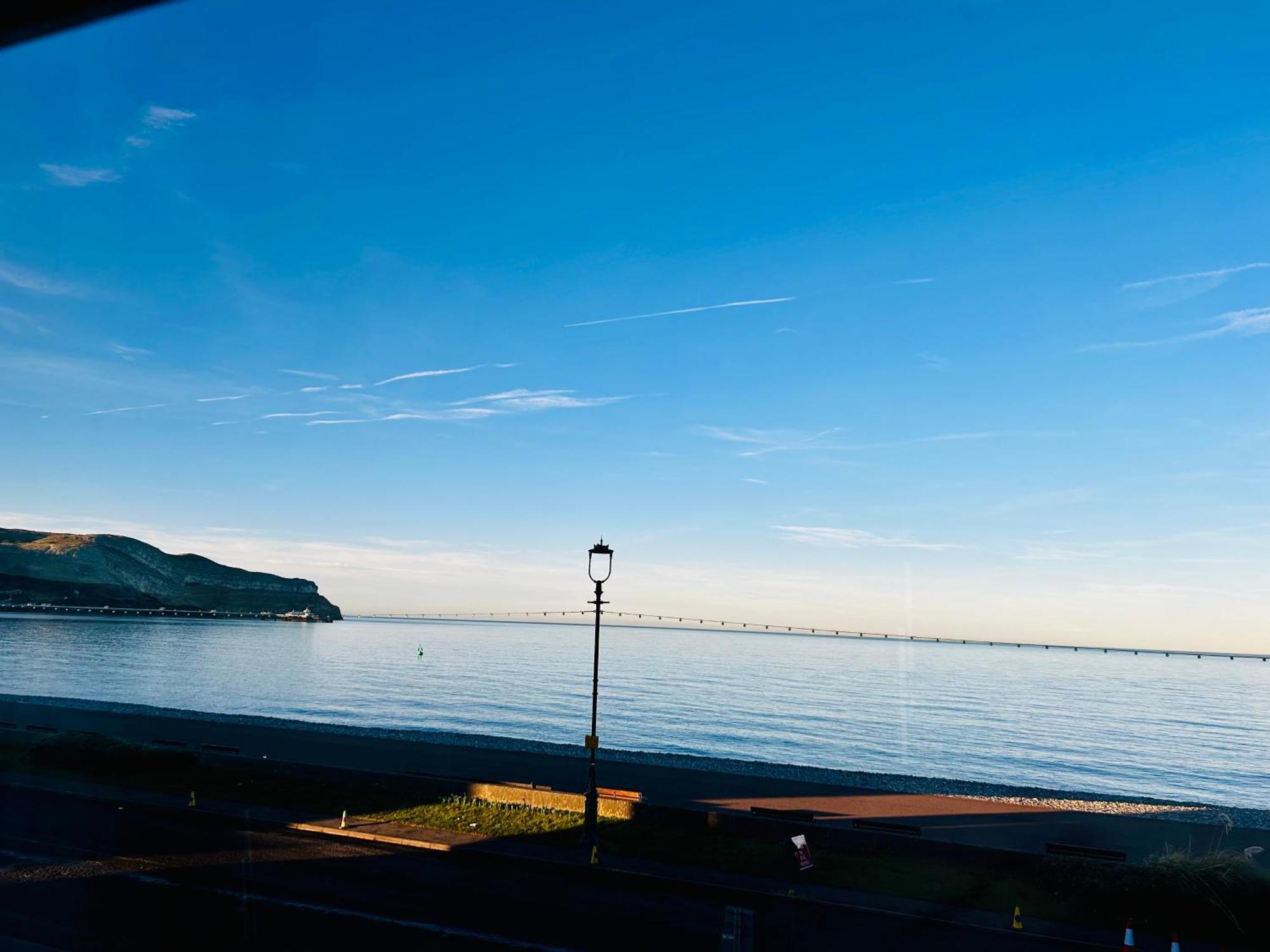 Hotel No5, Beachfront With Free Private Car Park Llandudno Zewnętrze zdjęcie