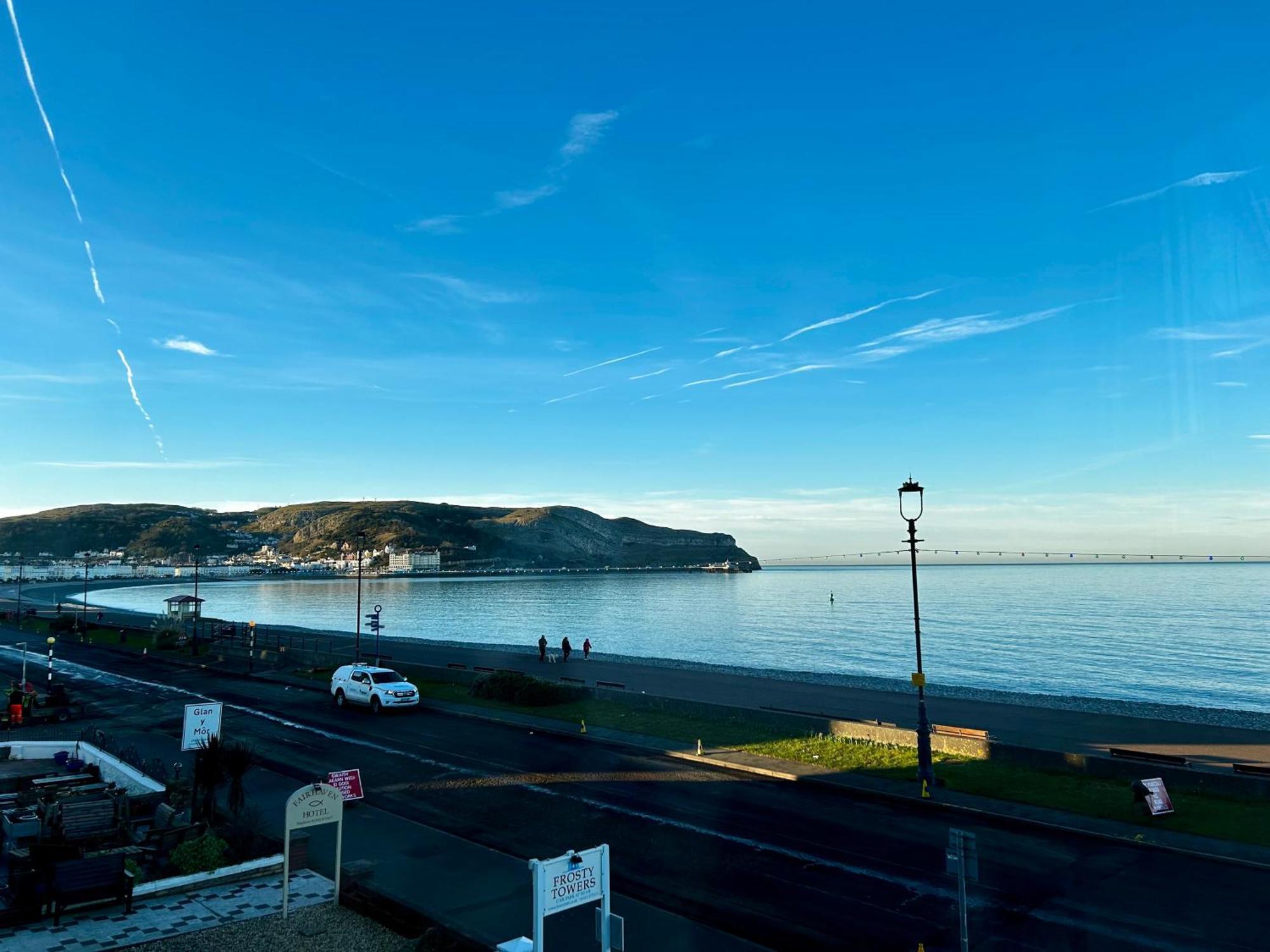 Hotel No5, Beachfront With Free Private Car Park Llandudno Zewnętrze zdjęcie
